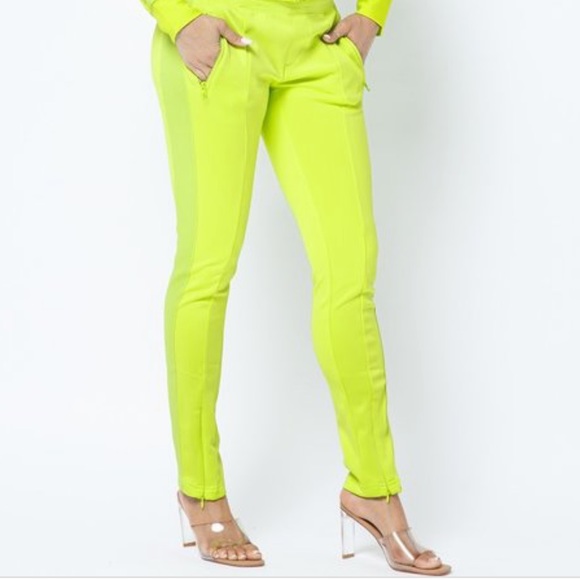 BACK TO BACK! - Picture 3 of 3